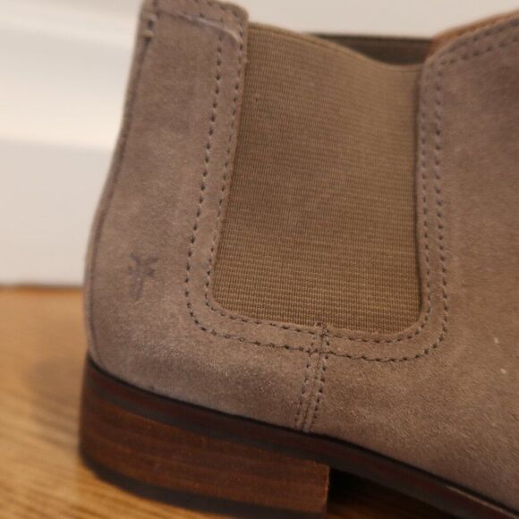 FRYE Mallory Chelsea Suede Leather boots taupe pull on booties fall heel 7.5 - Picture 5 of 11